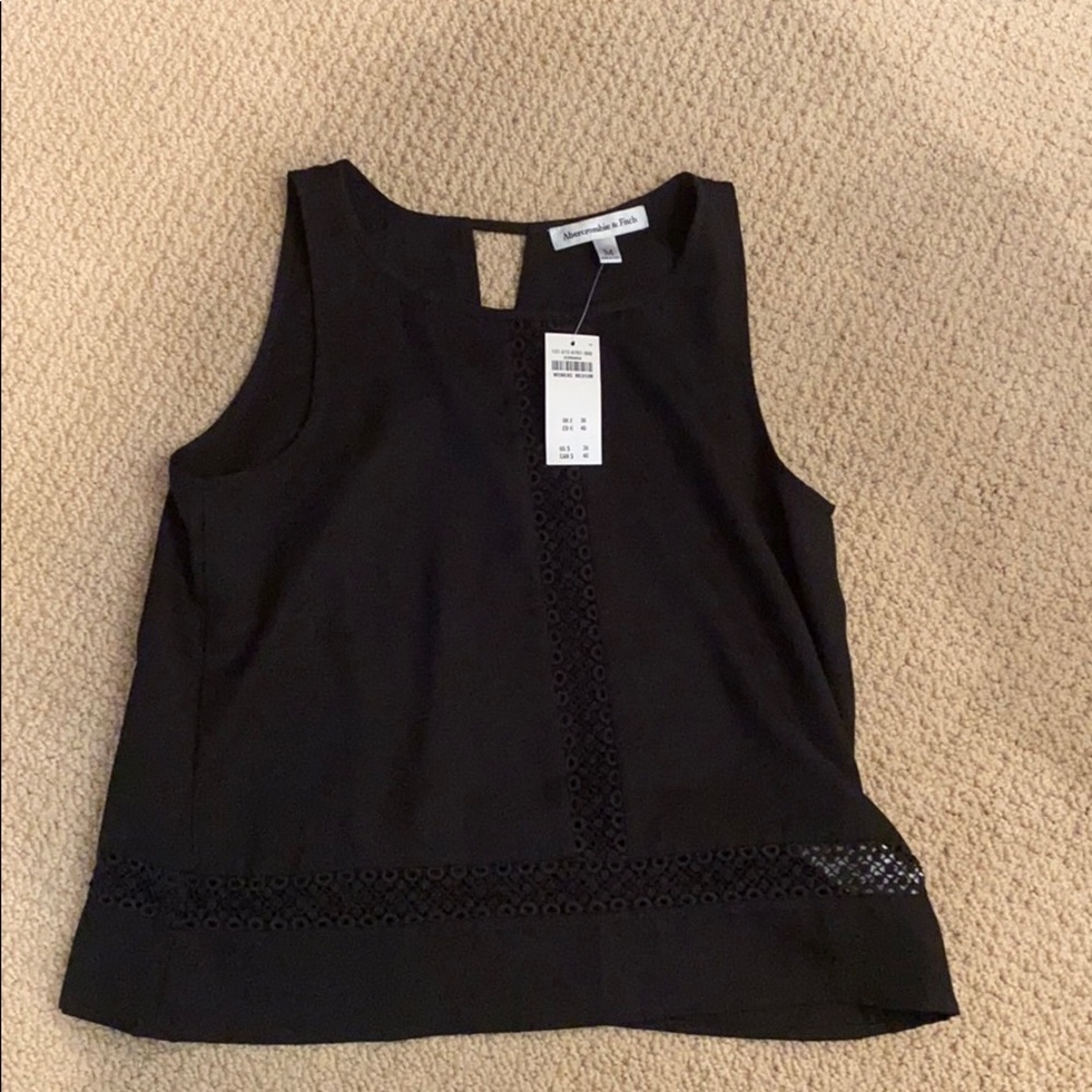 Black tanktop